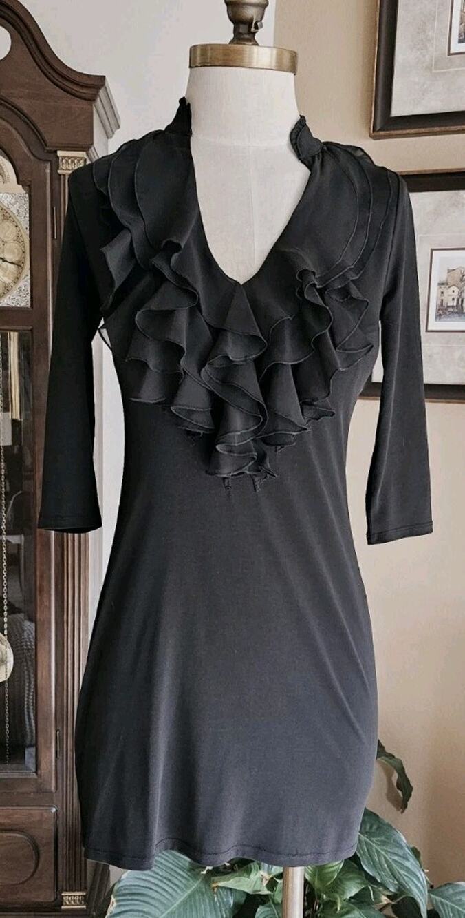 White House Black Market sz XXS v-cut ruffle front Bodycon black dress